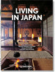 Living in Japan: 45th Ed. (45th Edition) (Multilingual Edition)